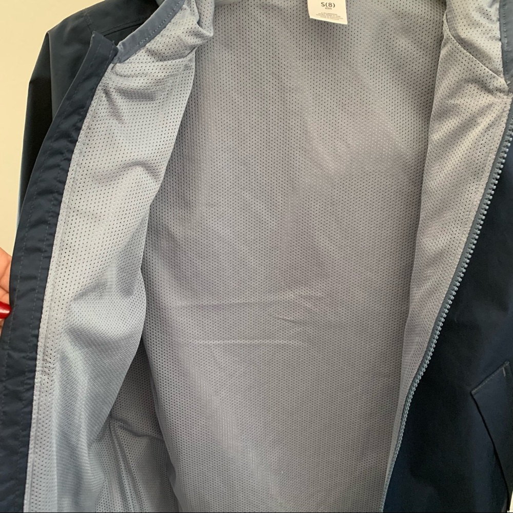 REI CO-OP KIDS RAINJACKET/WINDBREAKER with HOODIE - Picture 3 of 6